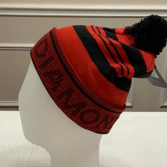Black Diamond POM BEANIE - Black/hyper red - Picture 1 of 12